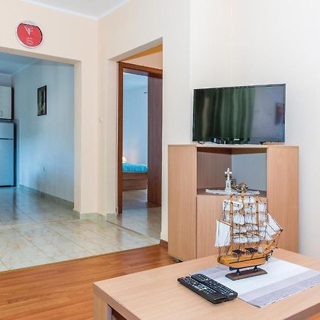 Beautiful Apartment In Raslina With Wifi Kültér fotó