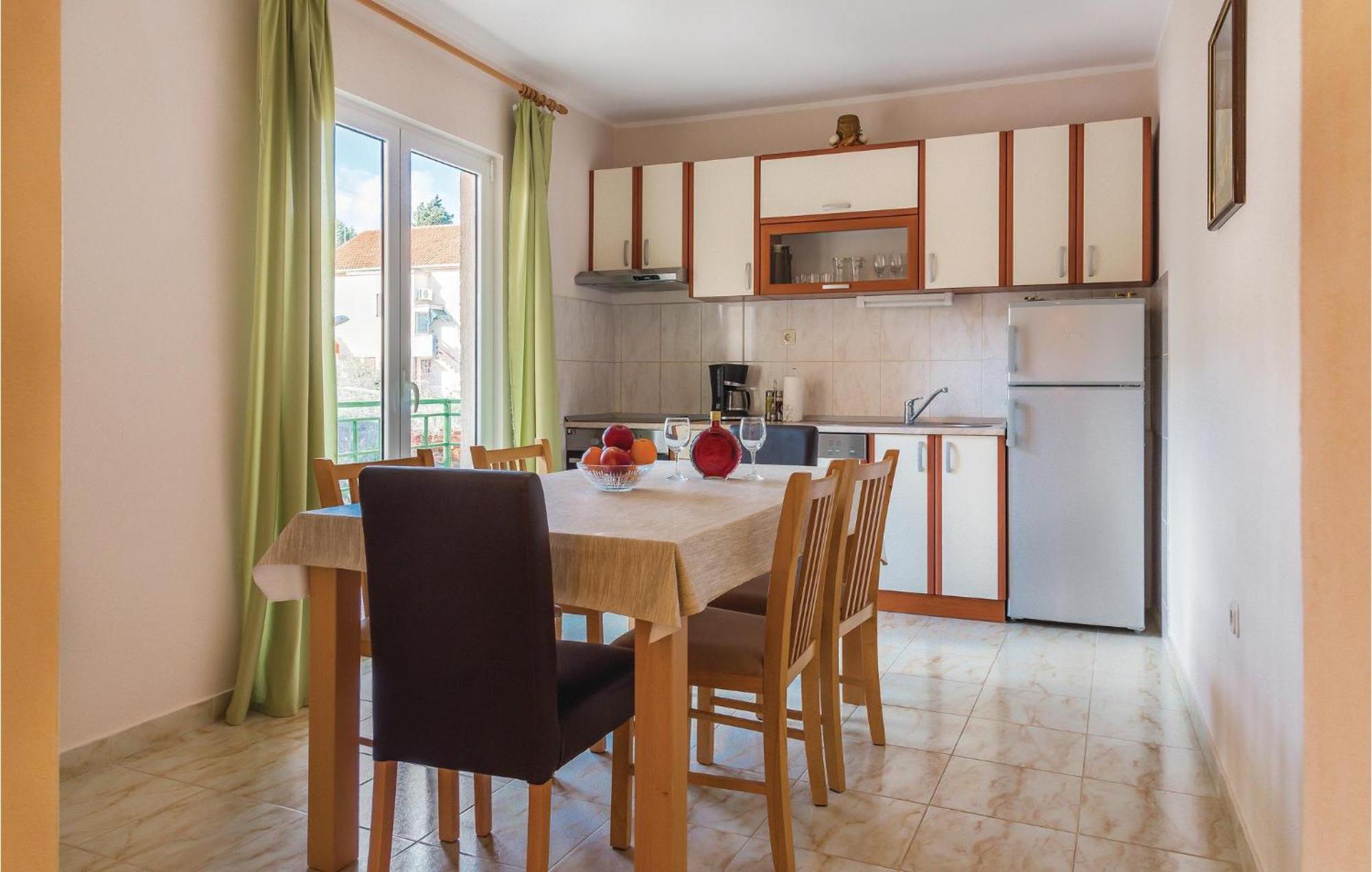 Beautiful Apartment In Raslina With Wifi Kültér fotó