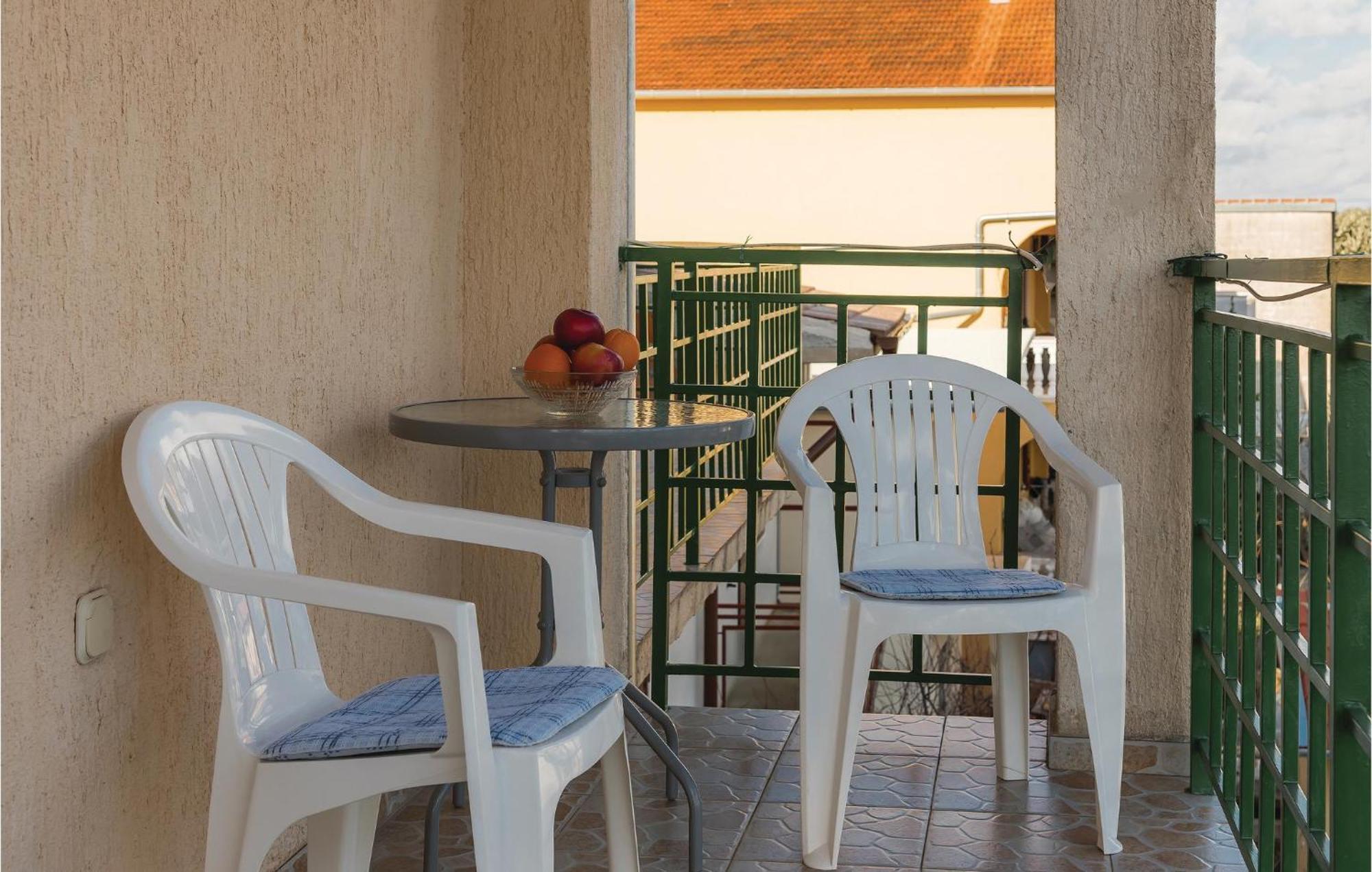 Beautiful Apartment In Raslina With Wifi Kültér fotó
