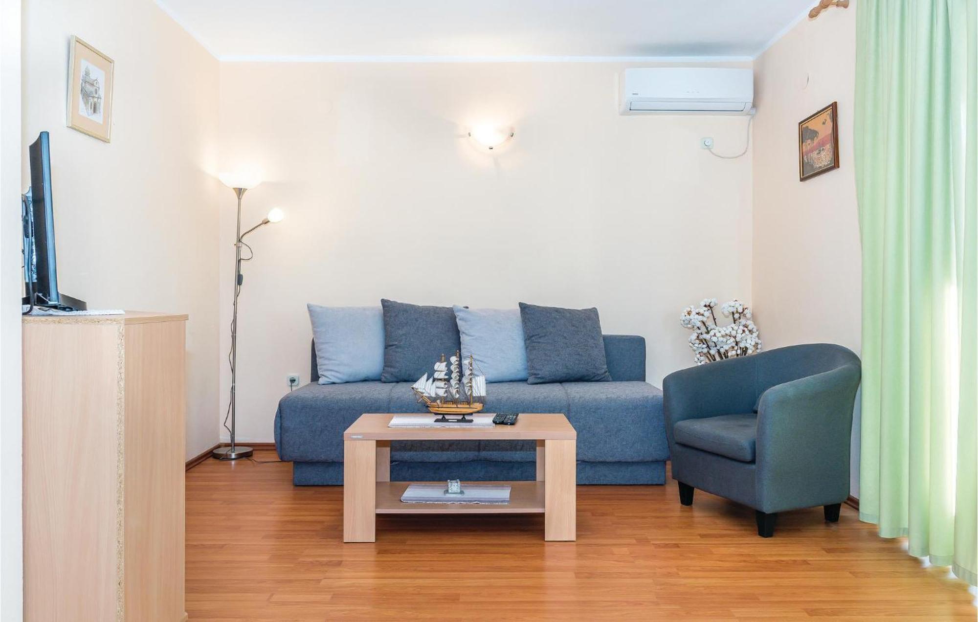 Beautiful Apartment In Raslina With Wifi Kültér fotó