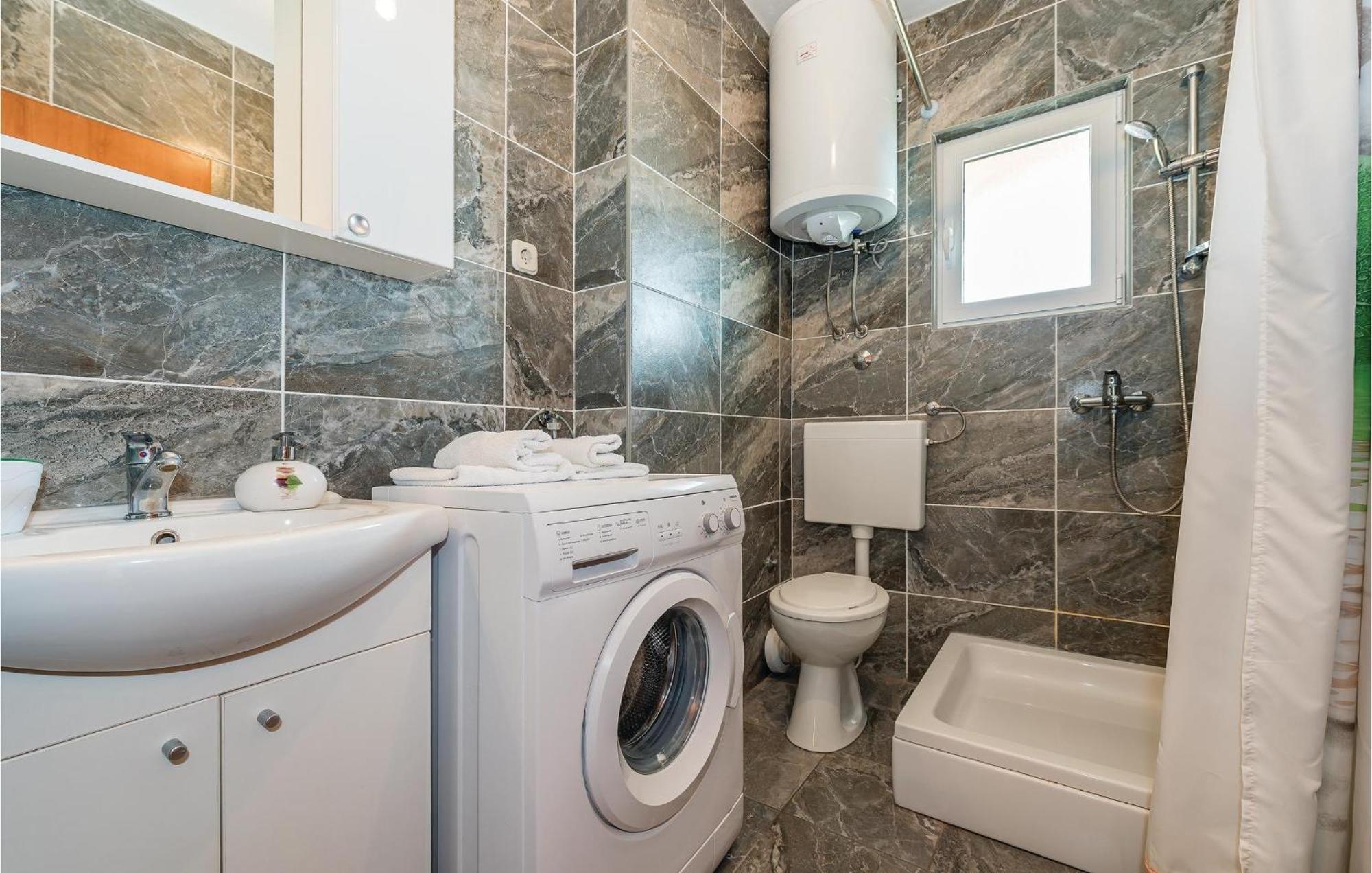 Beautiful Apartment In Raslina With Wifi Kültér fotó