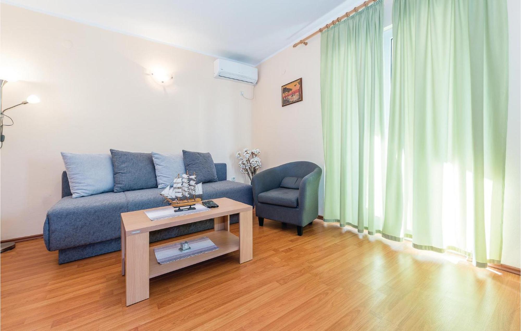 Beautiful Apartment In Raslina With Wifi Kültér fotó